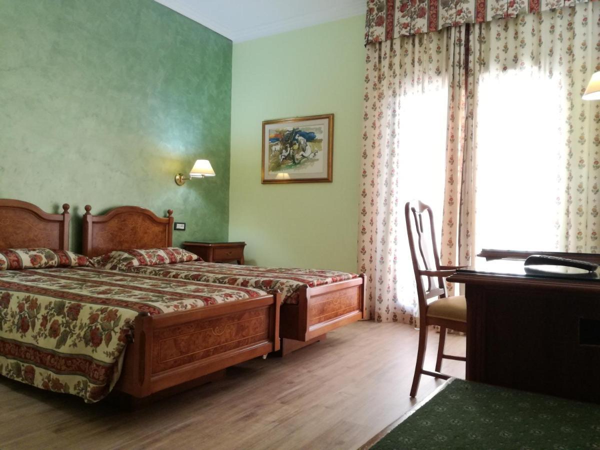Filippone Hotel&Ristorante Gioia Dei Marsi Exteriér fotografie