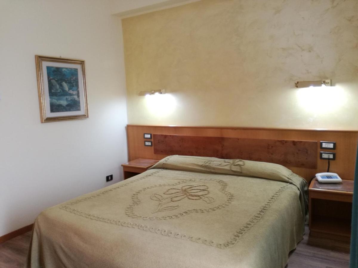 Filippone Hotel&Ristorante Gioia Dei Marsi Exteriér fotografie